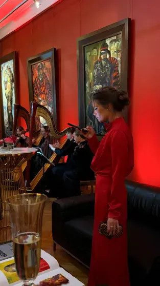 Два платья невесты и внучка Бориса Ельцина среди гостей: дочь олигарха и бывшего топ-менеджера Роснано Владимира Аветисяна вышла замуж Аветисян, Артур, Артура, Анастасии, Анастасия, компании, ХалатовАнастасия, Халатов, Роснано, ХалатоваСвадьба, также, Владимир, газовой, Бурмистрова, Мария, АветисянАнастасия, Средневолжской, Аветисяна, Владимира, Великобритании