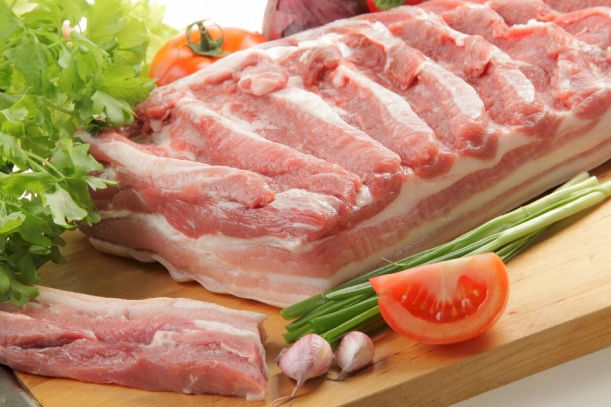 Свинина – из каких частей что лучше приготовить часть, кости, подходит, части, делят, самое, жаркого, бескостную, грудинку, шейным, тушения, эскалопов, свиной, корейку, жарки, окорок, жарится, часто, котлет, куски
