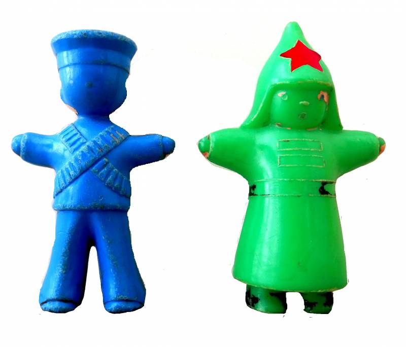 Красные и белые. Сражения солдатиков 