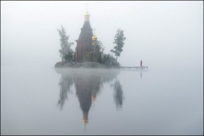 Русская церковь сказочной красоты, построенная на острове-скале поездка,путешествие