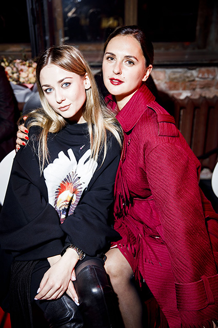 Юлия Барановская, Аврора с дочерью, Мария Шумакова и другие на показе Viva Vox Юлия Барановская, Аврора с дочерью, Мария Шумакова и другие на показе Viva Vox Светская жизнь