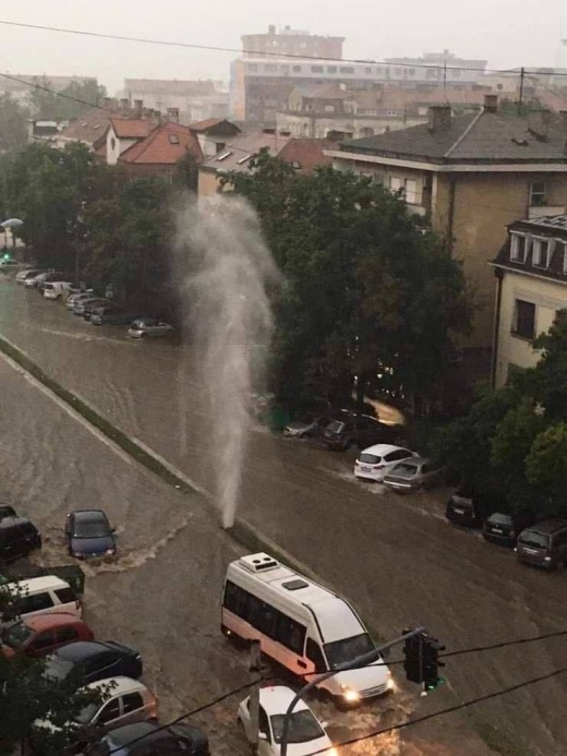 Муж приехал домой, привёз себе пиво, мне мороженку. Сидит теперь обиженный, мороженое ест веселые картинки,позитив,приколы