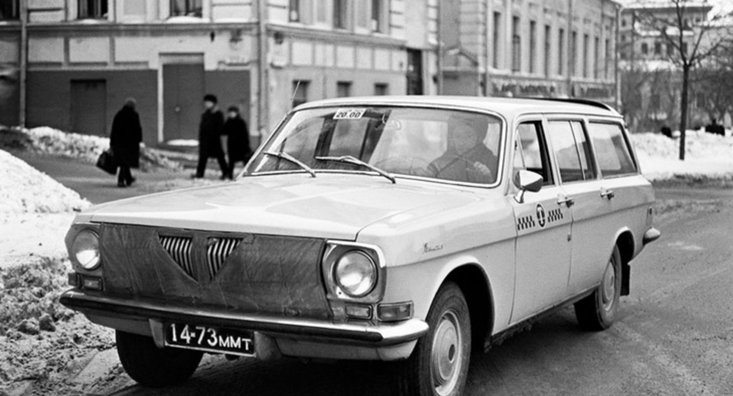 Зачем на радиатор советских автомобилей надевали маски?