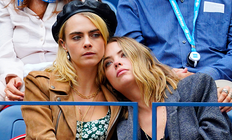 Кара Делевинь и Эшли Бенсон расстались после двух лет отношений