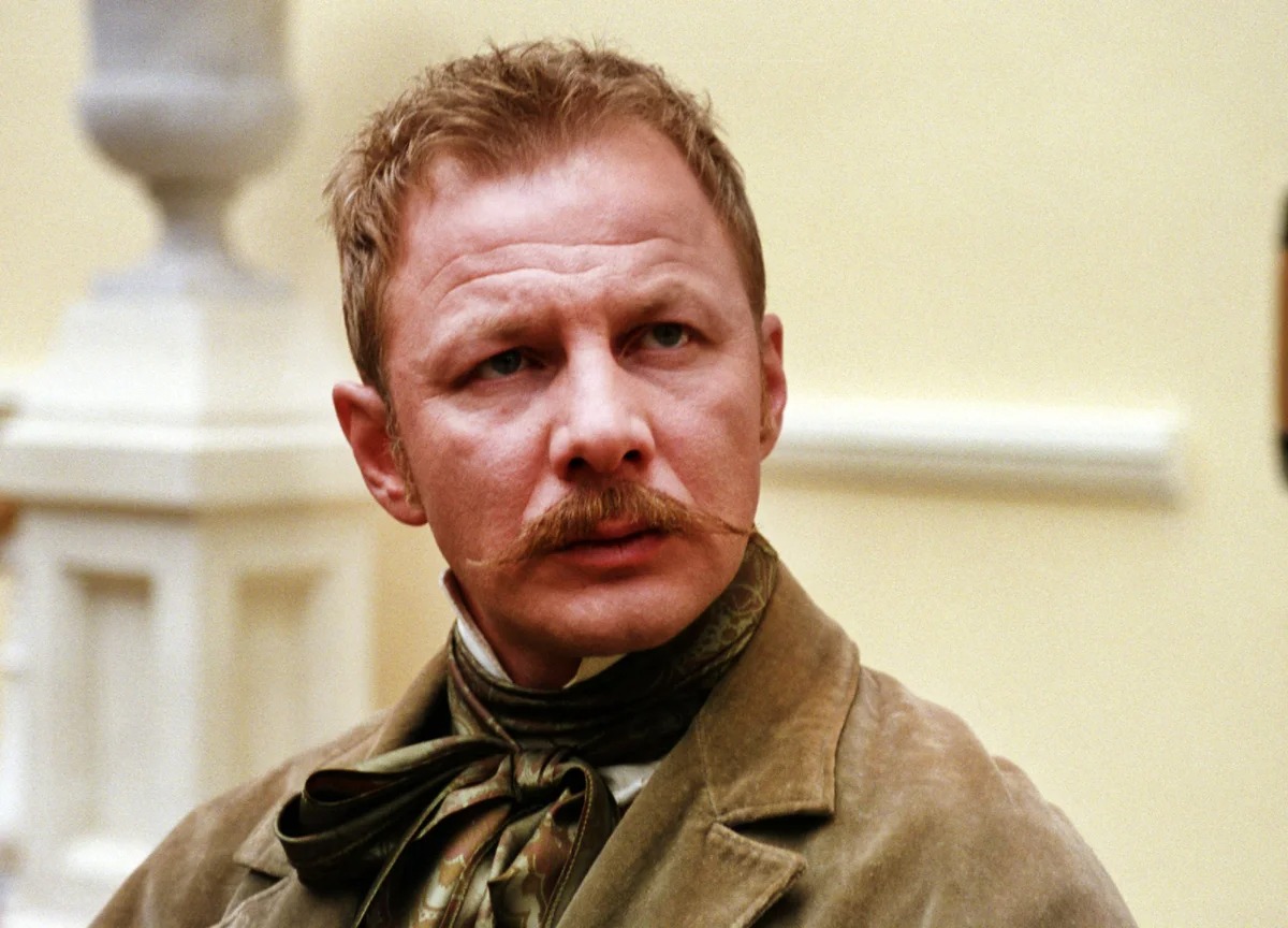 Закоренелый холостяк и разборчивый актер: как живет 57-летний Дмитрий Шевченко Закоренелый холостяк и разборчивый актер: как живет 57-летний Дмитрий Шевченко Звезды