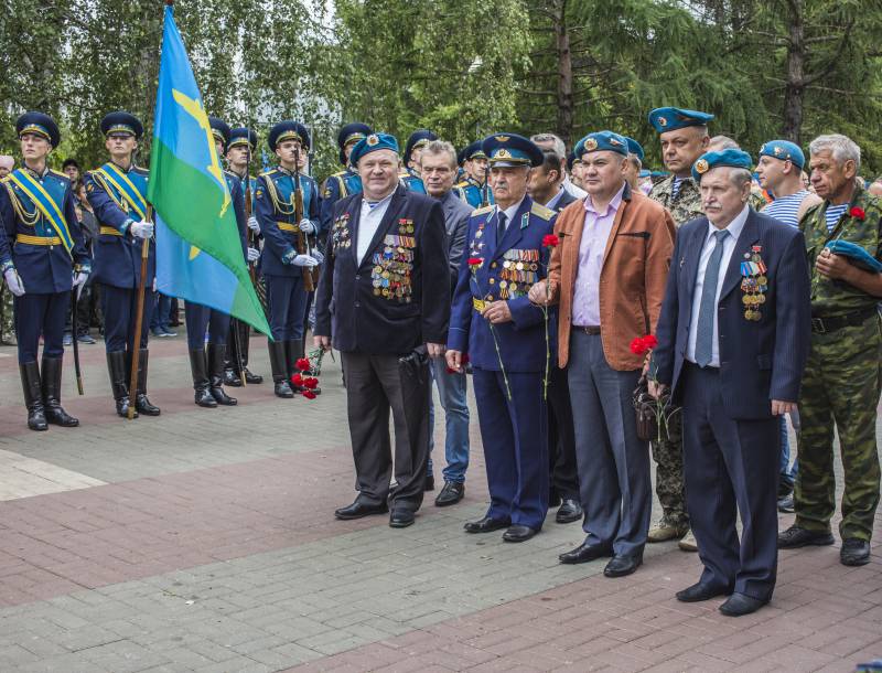 День ВДВ, фонтан и водка армия,россия