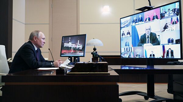 Путин поручил представить предложения по инвестициям из ФНБ