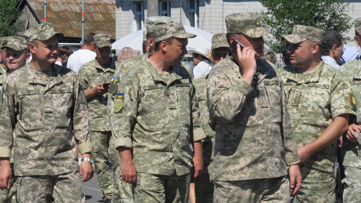 Донбасс сегодня: солдаты Киева массово дезертируют, ВСУ физически сдерживают патрули ОБСЕ
