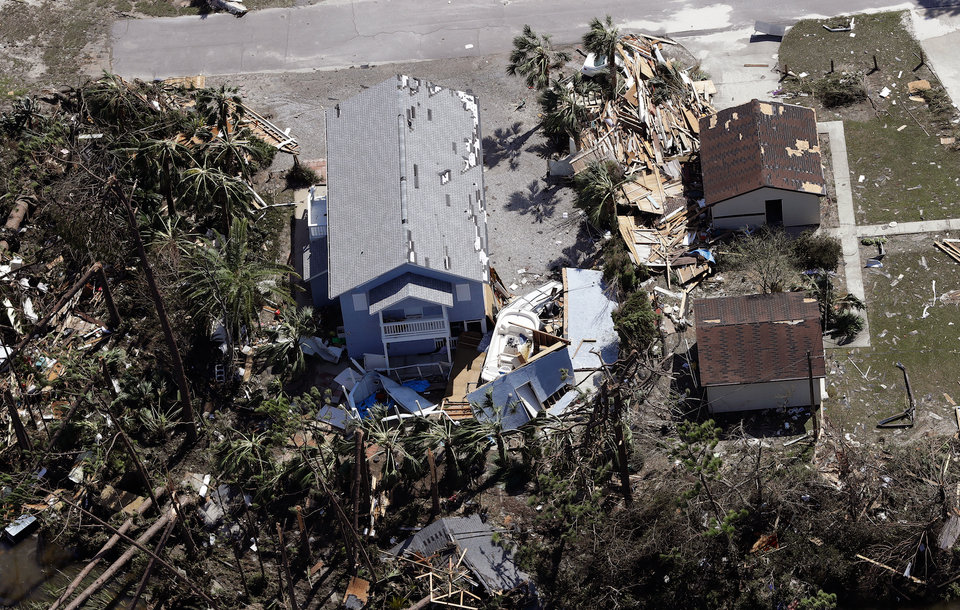 Колоссальные разрушения после Урагана Майкл