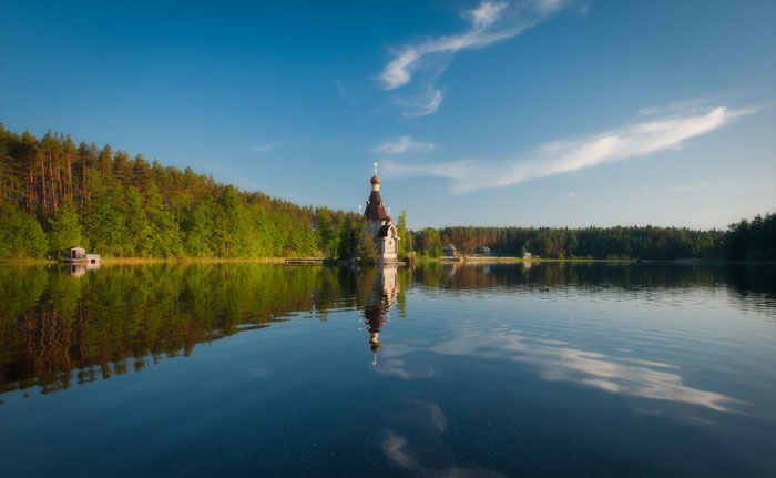 Русская церковь сказочной красоты, построенная на острове-скале поездка,путешествие