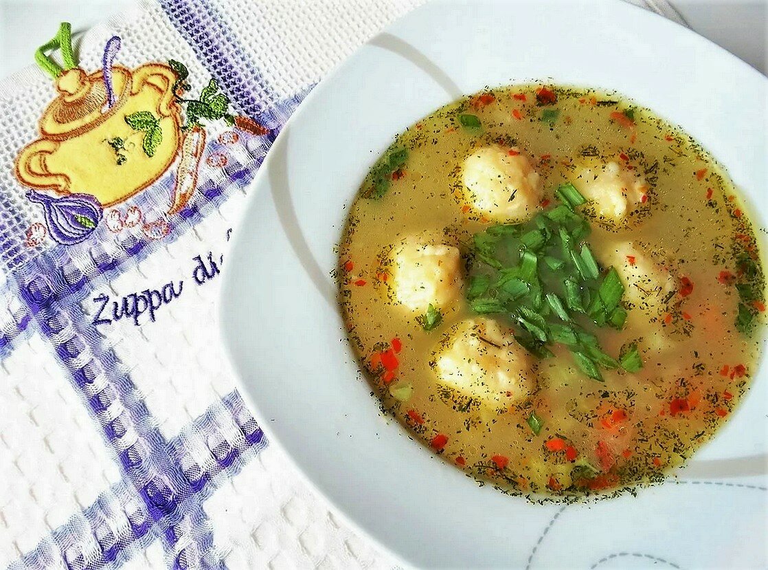 Вкусный суп с сырными клёцками