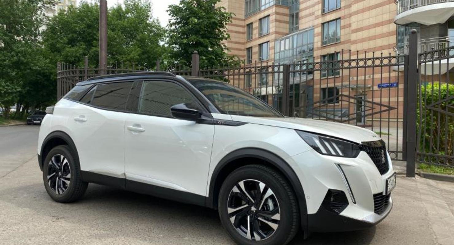 Тест-драйв кроссовера Peugeot 2008 GT: модель ни в чем не уступает современным авто
