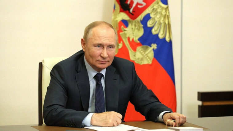Путин на открытом уроке в Калининграде заявил о важности укрепления позиций России в мире