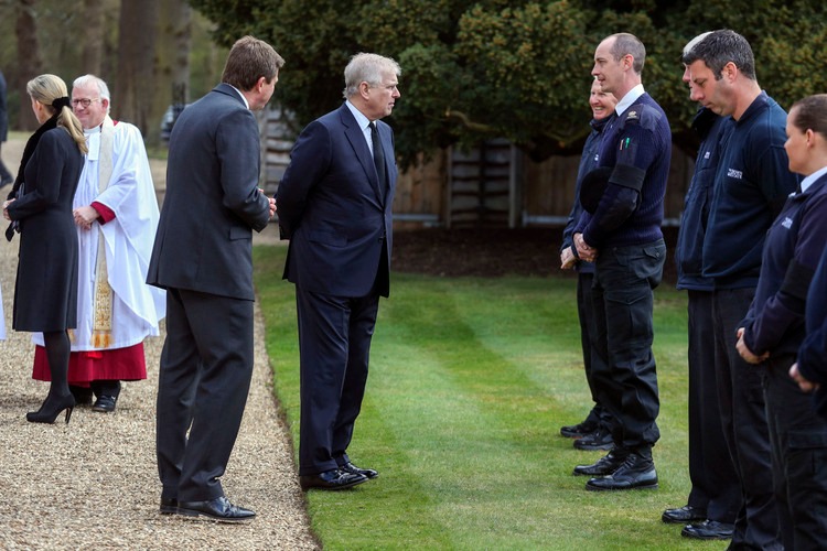 Опальный принц Эндрю впервые за долгое время появился на публике и рассказал о состоянии Елизаветы II Опальный принц Эндрю впервые за долгое время появился на публике и рассказал о состоянии Елизаветы II Монархи,Британские монархи