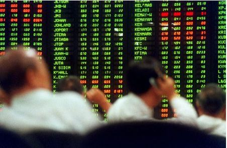 Traders watch the price screens at a stock broking firm's trading room in Kuala Lumpur May 18. Malaysia's stock market rose to new 19-month highs, extending a seven-week. Investors all but ignored news that Malaysia had failed to be readmitted to the key Morgan Stanley Capital International Emerging Markets Free index after being booted out for imposing capital controls in September. The central bank chief on Tuesday said Malaysia's economy is recovering from its first recession in 13 years. BM/TAN