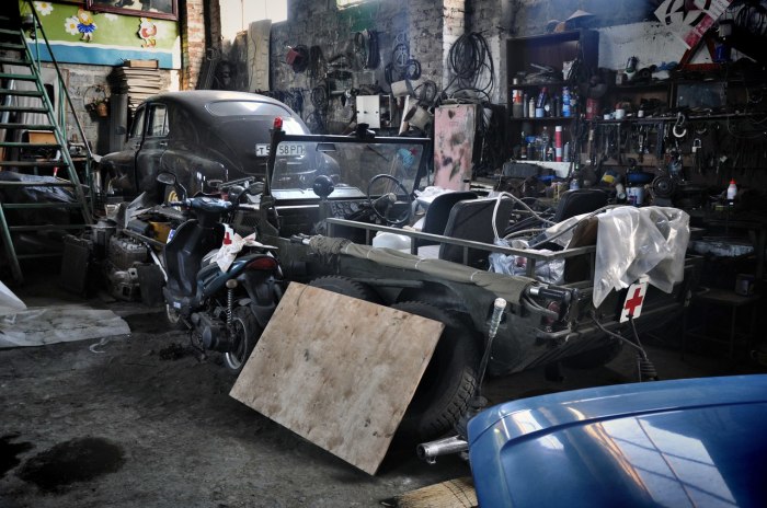 Пенсионер из России своими руками собрал коллекцию из 80 советских автомобилей и не собирается останавливаться на достигнутом автомобили