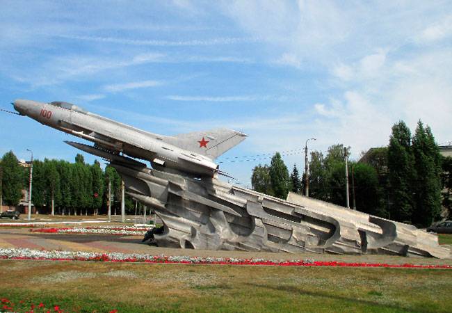 Нужна ли нам такая память? Позорище в Ельце россия