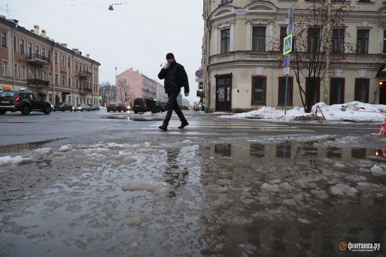 Падал старый снег. Снегопад в Петербурге. Санкт-Петербург засыпало снегом. Сугробы в Питере.