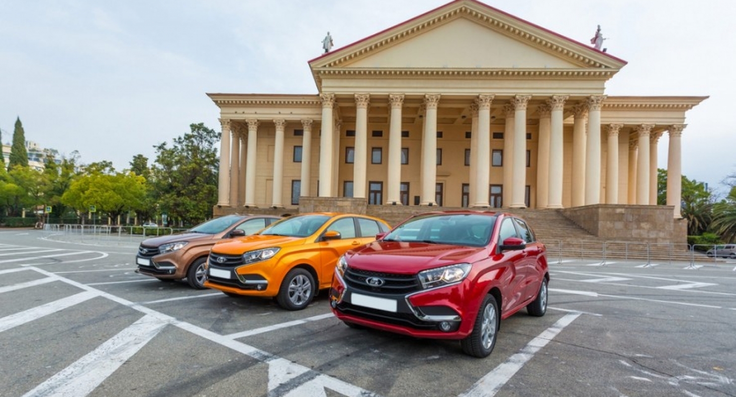 Министр транспорта готов пересесть на автомобиль Lada, но с условием Автомобили