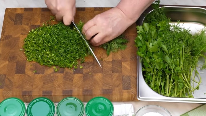 4 отличных способа заготовки зелени на зиму: на все случаи и вкусы вкусные новости,заготовки,соусы