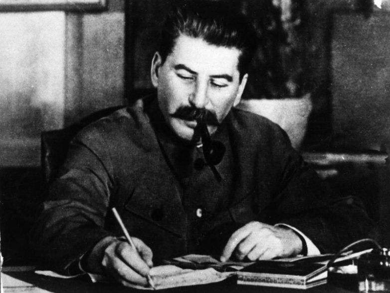 Чем была всеобщая занятость в СССР: благом или принудиловкой?