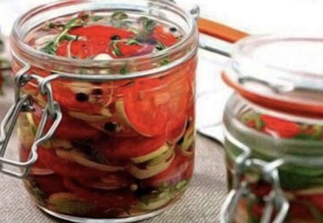 Быстрые маринованные помидоры: настолько вкусно, что нужно делать сразу вдвое больше