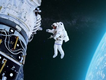 В "Роскосмосе" выяснили, зачем астронавты США намеренно продырявили "Союз"