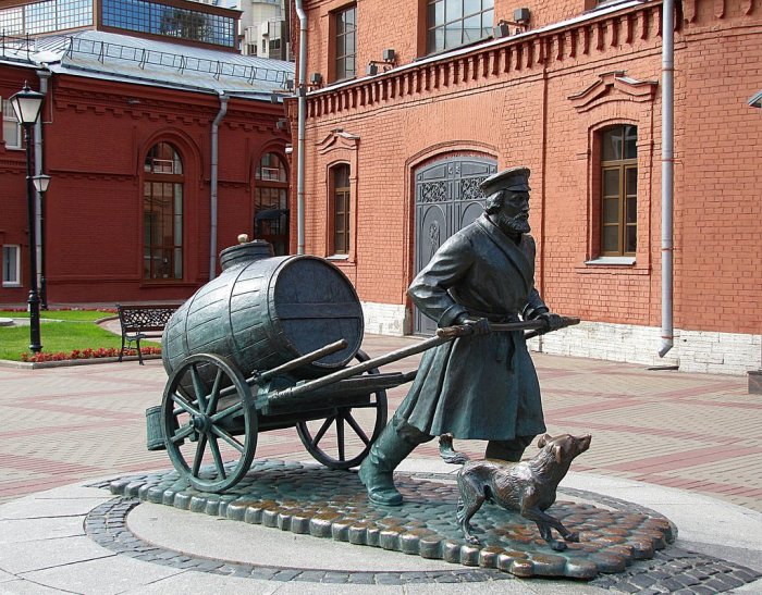 Памятник «Петербургский водовоз»