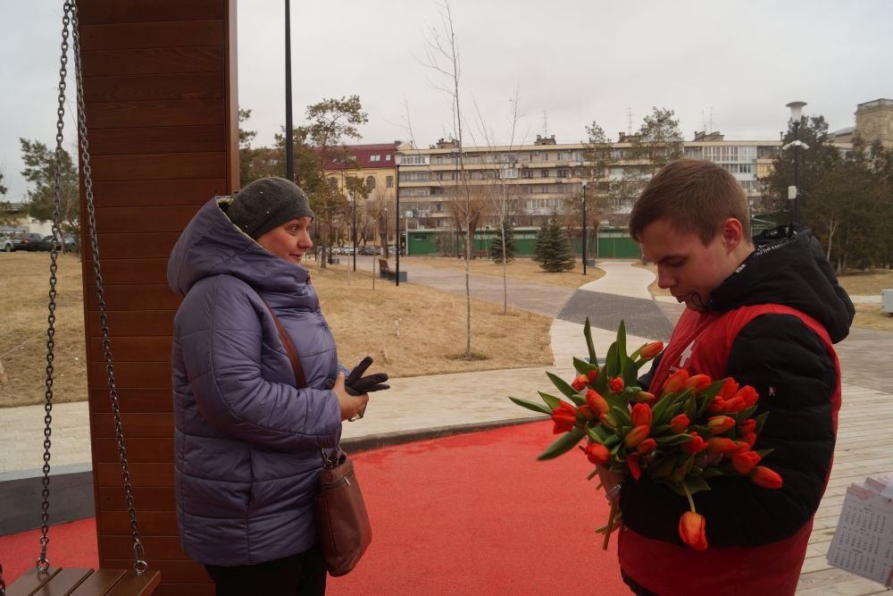 В российских городах начались офлайн и онлайн акции 