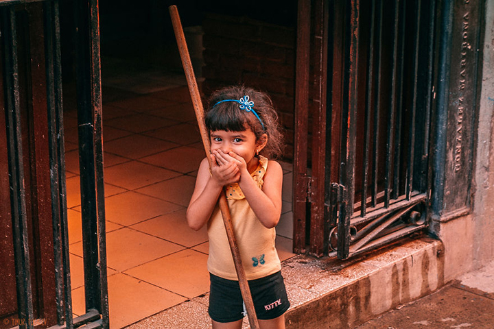 i-spent-20-days-in-cuba-documenting-the-life-of-local-people-23__880