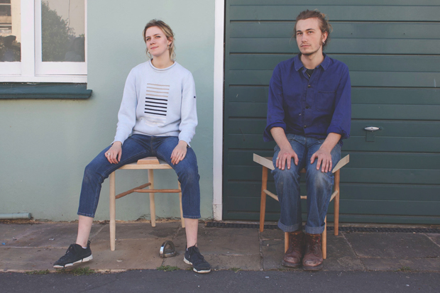 Британка придумала «мужские» и «женские» стулья для борьбы с менспредингом Британка придумала «мужские» и «женские» стулья для борьбы с менспредингом гаджеты