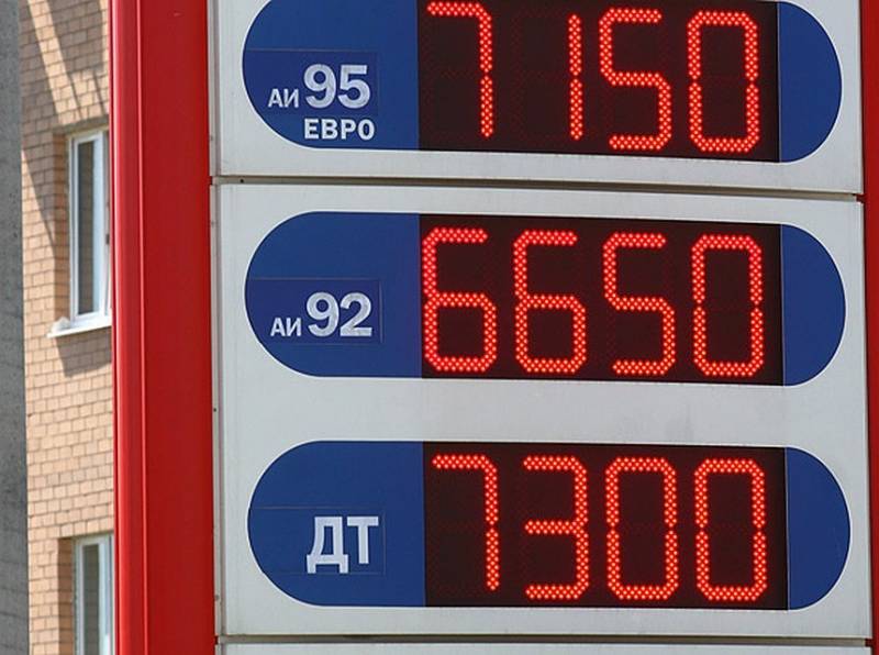 Война бензоколонок: гарант возмутился, но цены всё равно выросли
