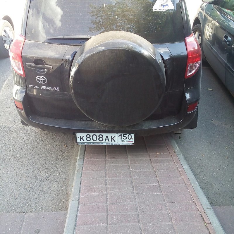 Мне так удобно и плевать на ваши тротуары и тропинки Мне так удобно и плевать на ваши тротуары и тропинки автомир, мне так удобно, олени, парковка, плевать на всех
