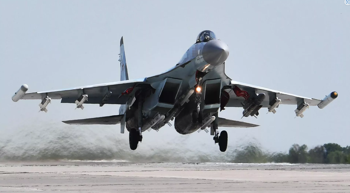 Су-35 во всеоружии. Фото МО РФ