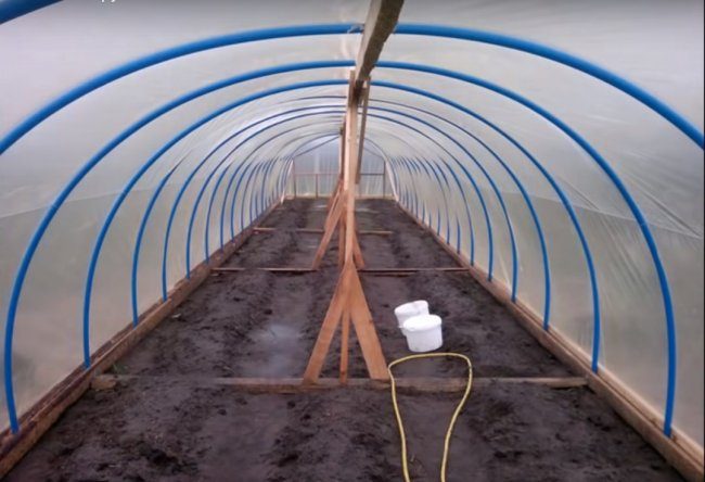 Бюджетная теплица из труб ПВХ бюджетная теплица
