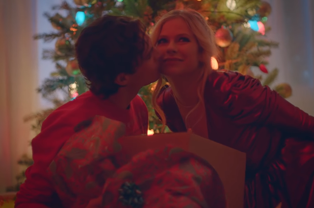 Аврил Лавин представила новый видеоклип после длительного перерыва шоу-бизнес, аврил лавин