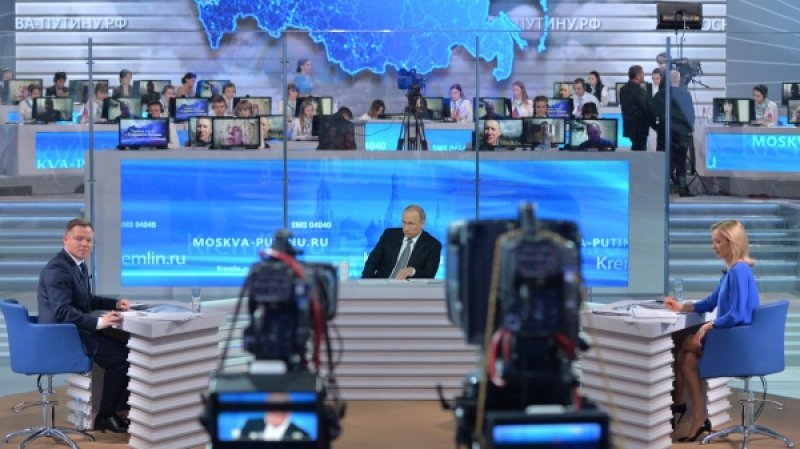 Президент наедине с народом: чего ждать от новой «прямой линии» с Владимиром Путиным