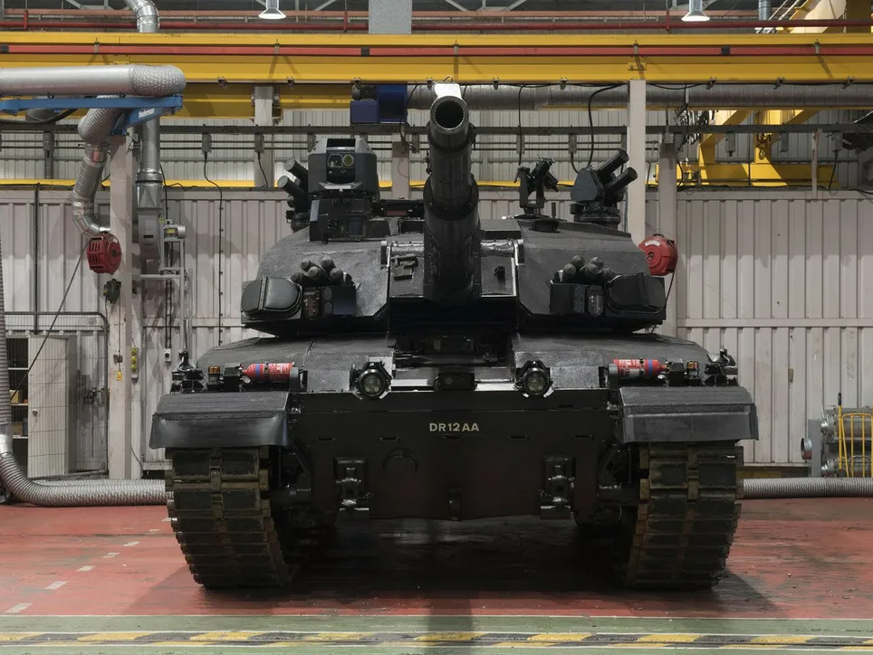 Черный папин танк. Challenger 2 Black Knight форма корпуса. Британский танк. Новый танк Великобритании.