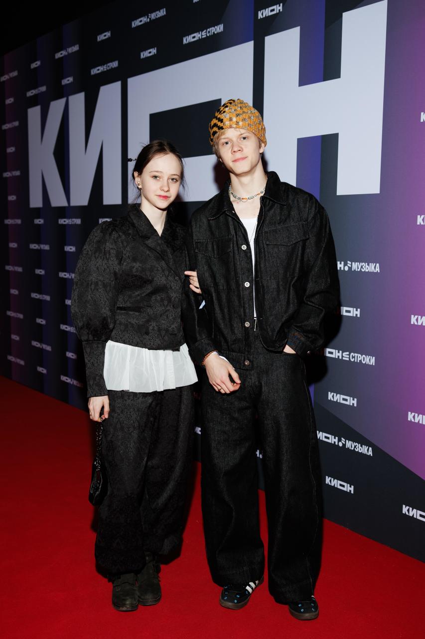 Бероев отказывался говорить о молодой жене, а разведенная Подкаминская светилась от счастья: звезды на светской вечеринке в Москве Сергей, Подкаминская, Бероев, Ксенией, Волкова, актер, назад, мужем, любви, звезда, сериала, Ерина, Елена, также, недавно, Дужников, Александра, юбилее, давно, Станислав