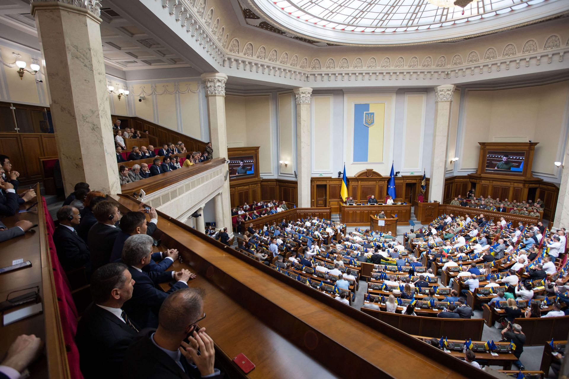 Большинство в раде. Киев Верховная рада. Верховная рада Украины 2022. Верховная рада 2011. Верховная рада Украины в 1995.