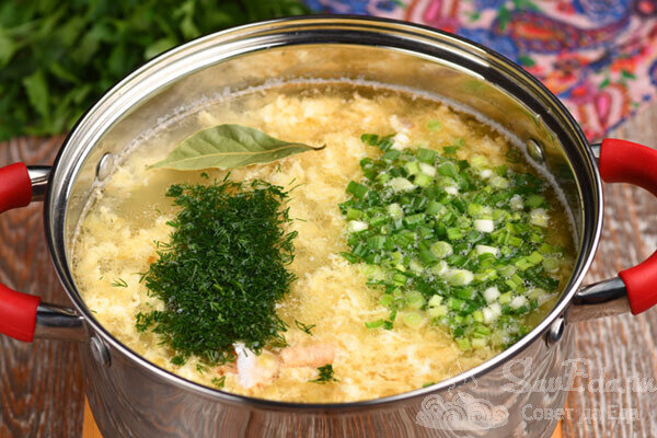 Такой рыбный суп всегда получается сытным и вкусным Такой рыбный суп всегда получается сытным и вкусным вкусу, варим, бульон, отправляем, кусок, головы, добавляем, мелко, ароматный, молотый, лавровый, очень, замечательный, любую, можно, нарезанный, приготовления, сытность, брать, масле