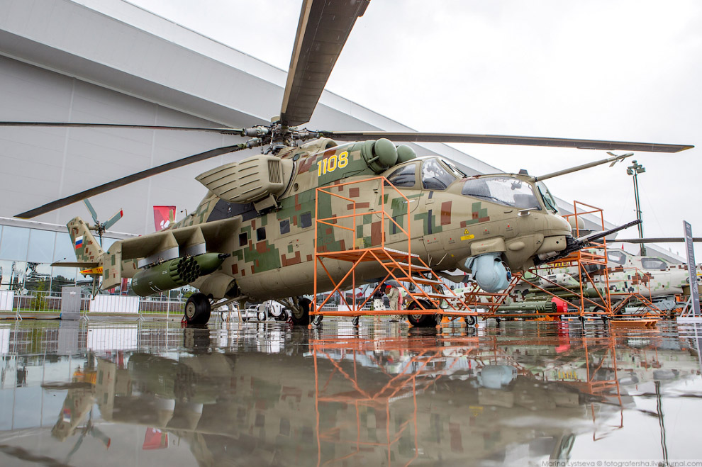 Транспортный боевой вертолёт Ми-35П.