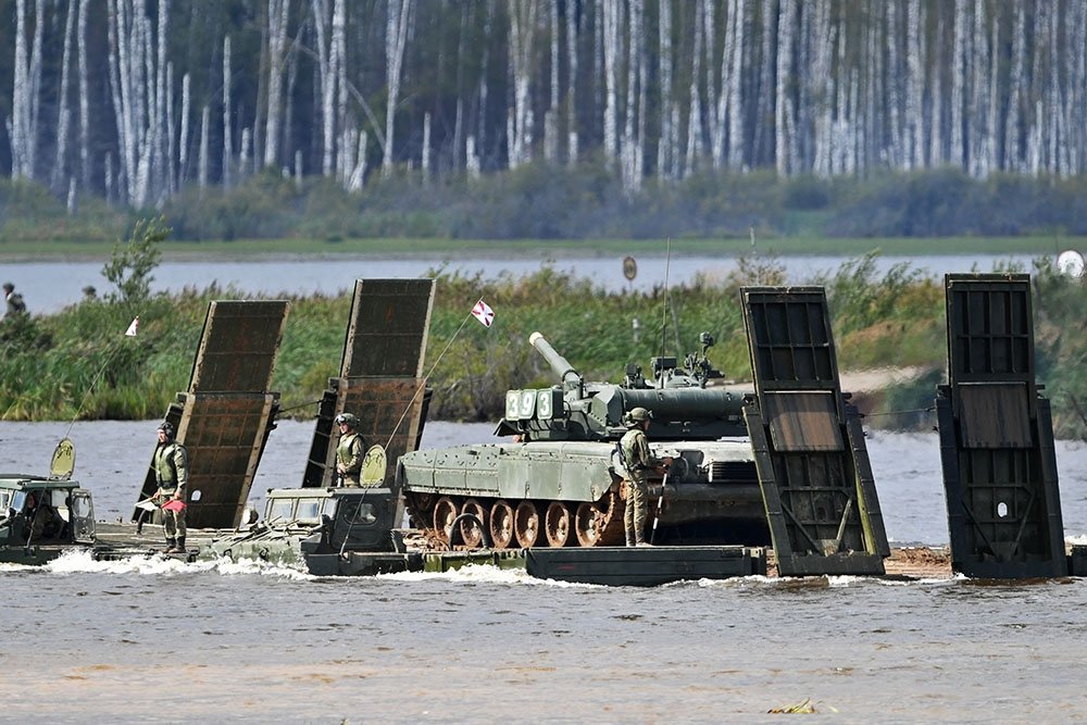 Собрал паром. ПММ-2м паромно-Мостовая машина. Понтонно-Мостовая машина ПММ-2м. Понтонно Мостовая машина ПММ-2. Самоходный паром ПММ-2м.