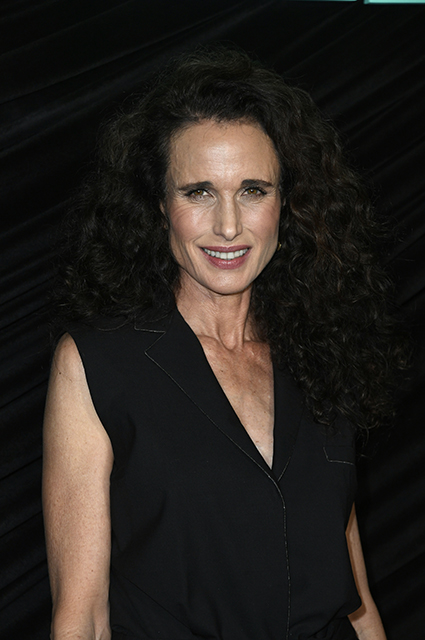 Шарлиз Терон, Марго Робби и Николь Кидман на спецпоказе фильма "Скандал" в Голливуде Красная дорожка