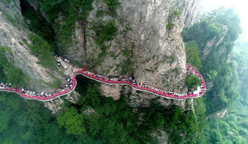 17 головокружительных фото мест для вертикального туризма в Китае
