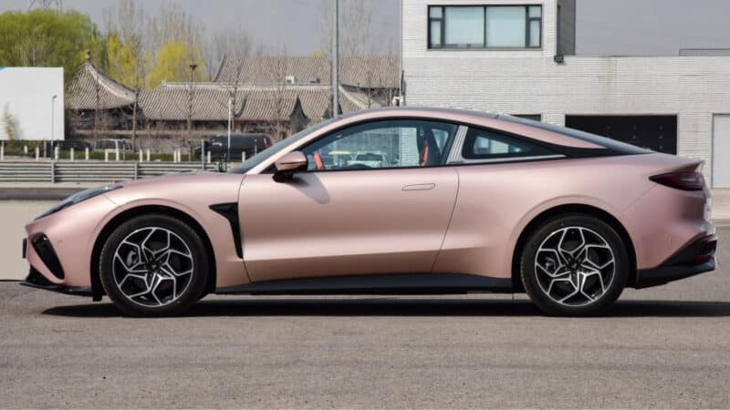 В Китае официально представлено электрическое купе Neta GT мощностью 462 л.с. и запасом хода 580 км