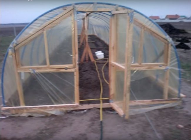 Бюджетная теплица из труб ПВХ бюджетная теплица