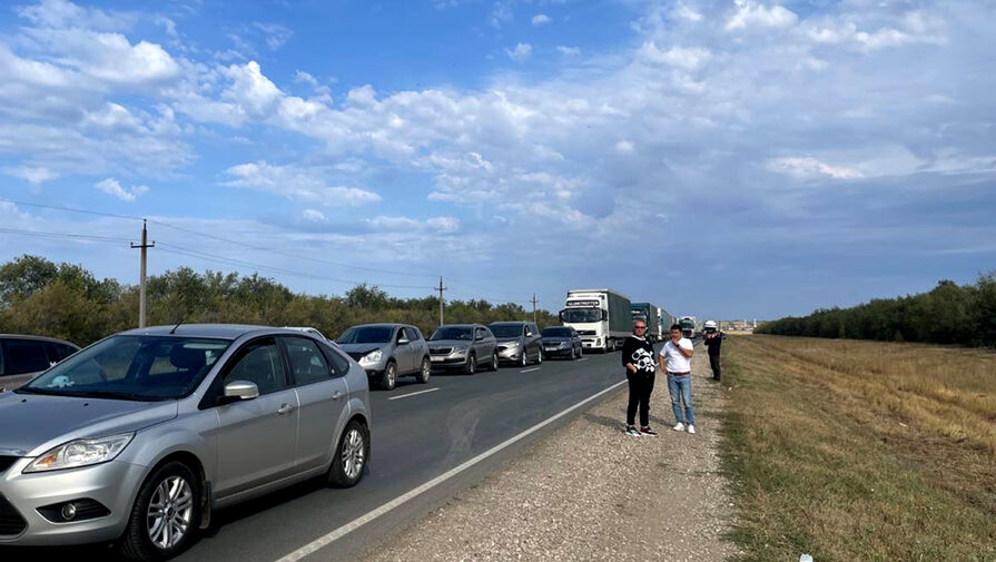 Москвич прошел 30 километров пешком, чтобы попасть в Казахстан