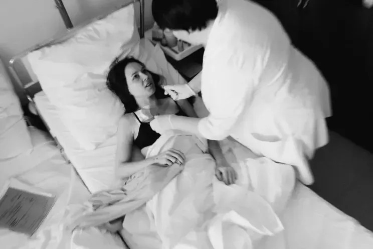 Блогерша Лерчек, которая лечится от рака четвёртой стадии, вышла на связь в парике и показала фото из больницы Сквиччиарини, Лерчек, блогерша, сыномЛерчек, которая, четвёртой, стадии, ребёнка, обнаружили, рублей, конце, февраля, родила, своего, танцам, бойфренда, тренера, Валерия, Луиса, которым