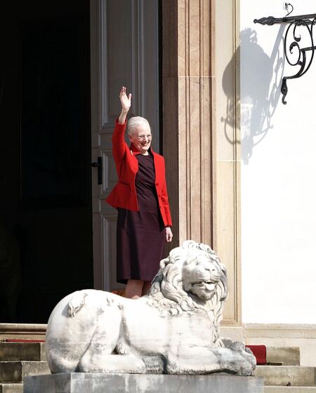 Вопреки традициям: королева Дании Маргрете II по-особенному отметила 81-летие Монархи,Новости монархов